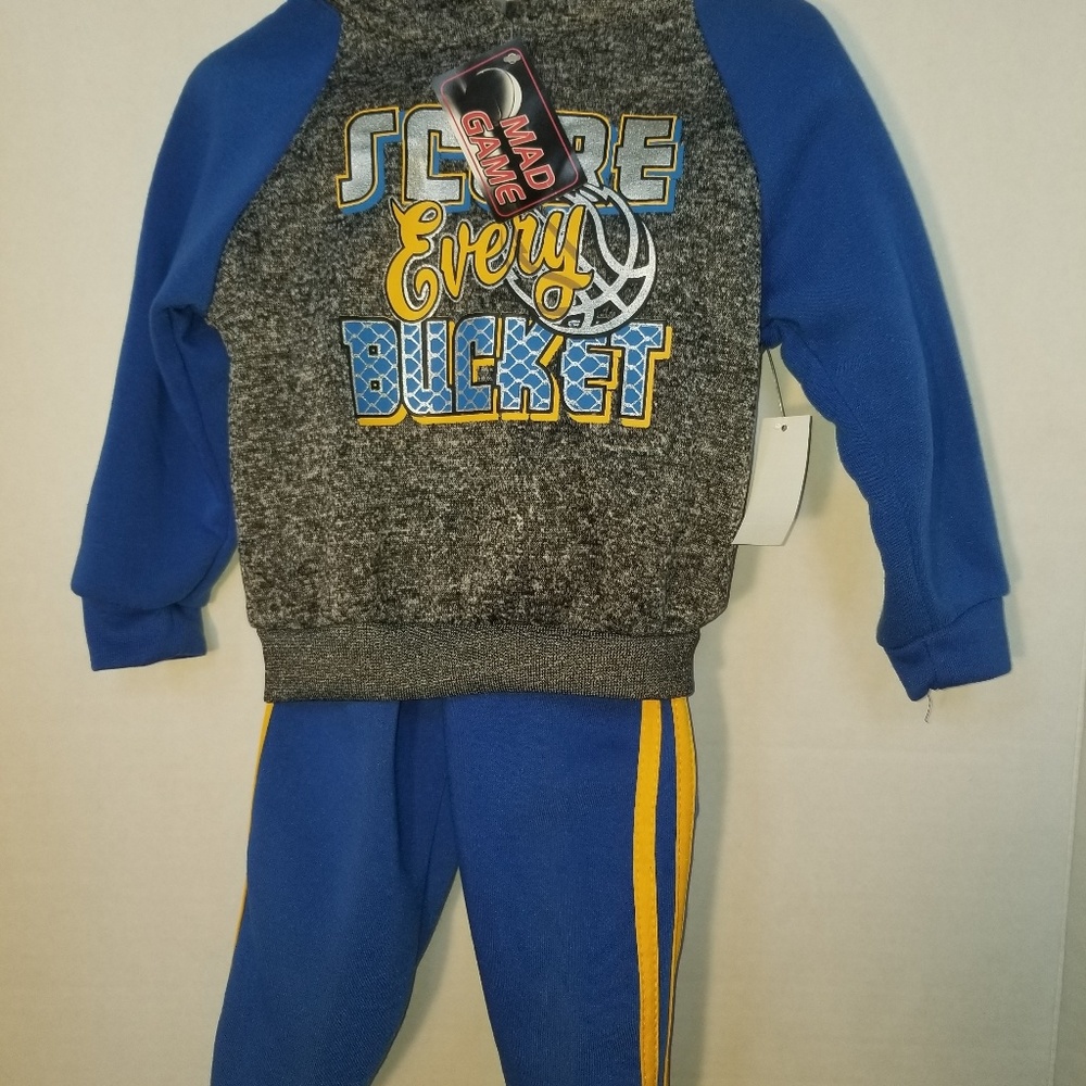 Nice outfit with a sweater hoodie size 3T   4T, 2T